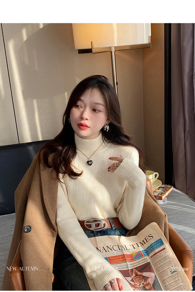 Elenvé Retro Turtleneck